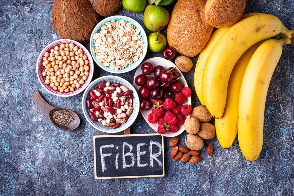 clinica_de_endocopía_avanzada - Enfermedades gastrointestinales Foto de alimentos saludables y ricos en fibra – Cómo prevenir infecciones intestinales con una dieta adecuada