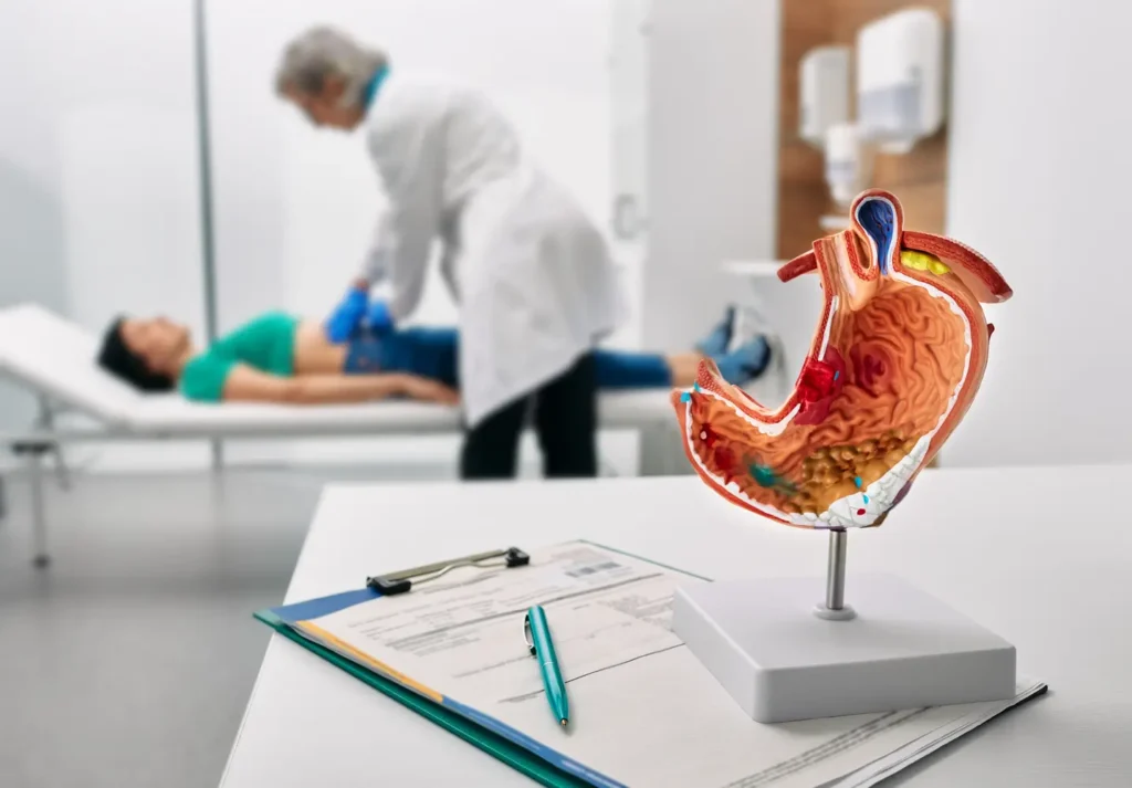 clinica_de_endocopía_avanzada - qué es una endoscopia Fotografía del equipo usado para mostrar qué es una endoscopia alta